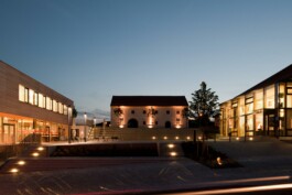 Gemeinde und Pfarrzentrum in Meggenhofen in Oberösterreich geplant von Architekt Stummer 