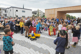 Fest zur Eröffnung des Kindergartens Ottensheim in der Feldstraße 30 in Oberösterreich 