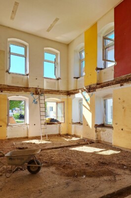 Baustelle der Volksschule Meggenhofen während der Generalsanierung 