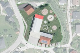 Luftbild und Plan der Erweiterung vom Kindergarten Eidenberg/Geng in Oberösterreich 